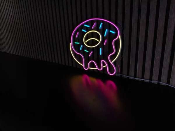 Donut-neon-LED-Fabryka-Neonow